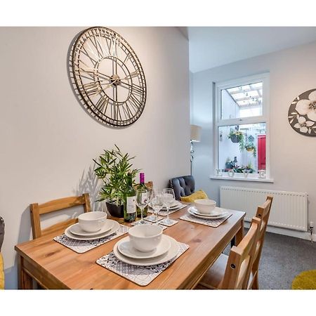 Central Belfast Apartments Ravenhill Bagian luar foto