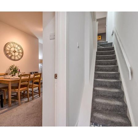 Central Belfast Apartments Ravenhill Bagian luar foto