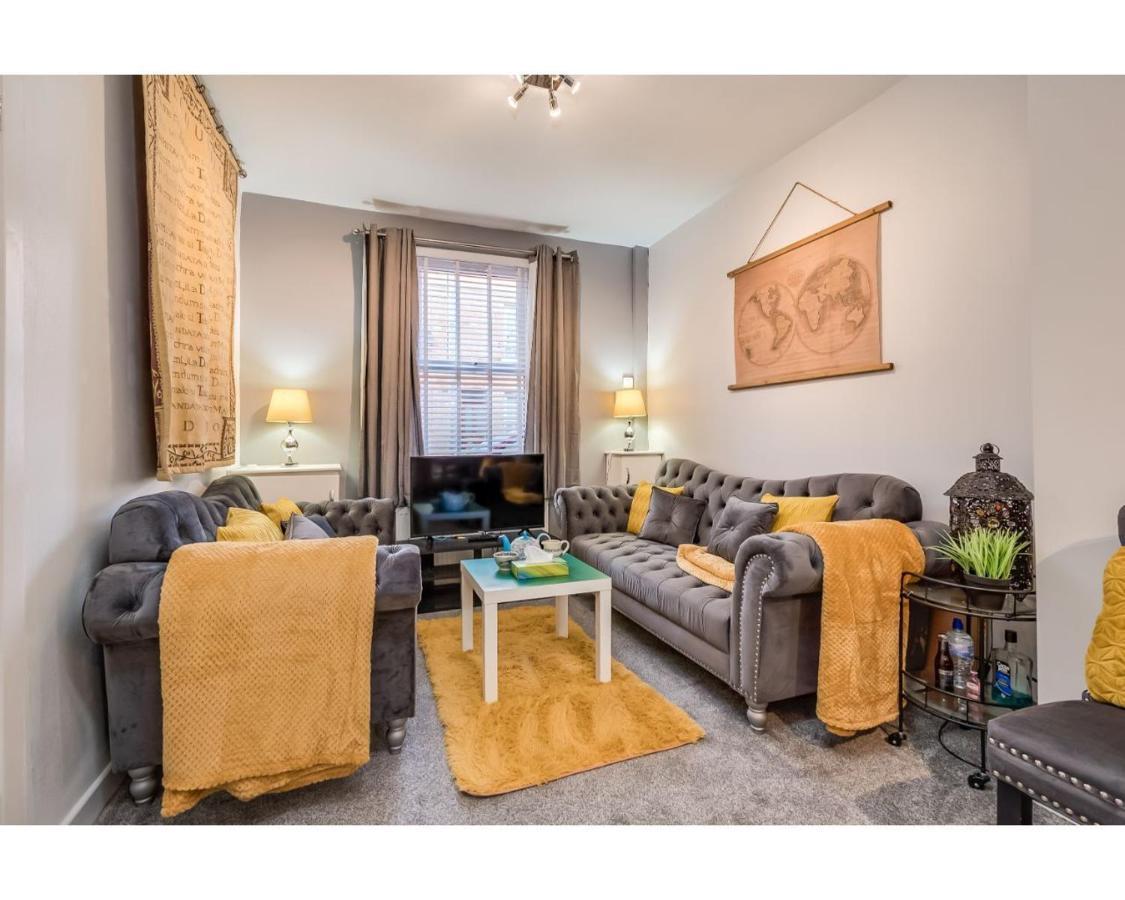 Central Belfast Apartments Ravenhill Bagian luar foto
