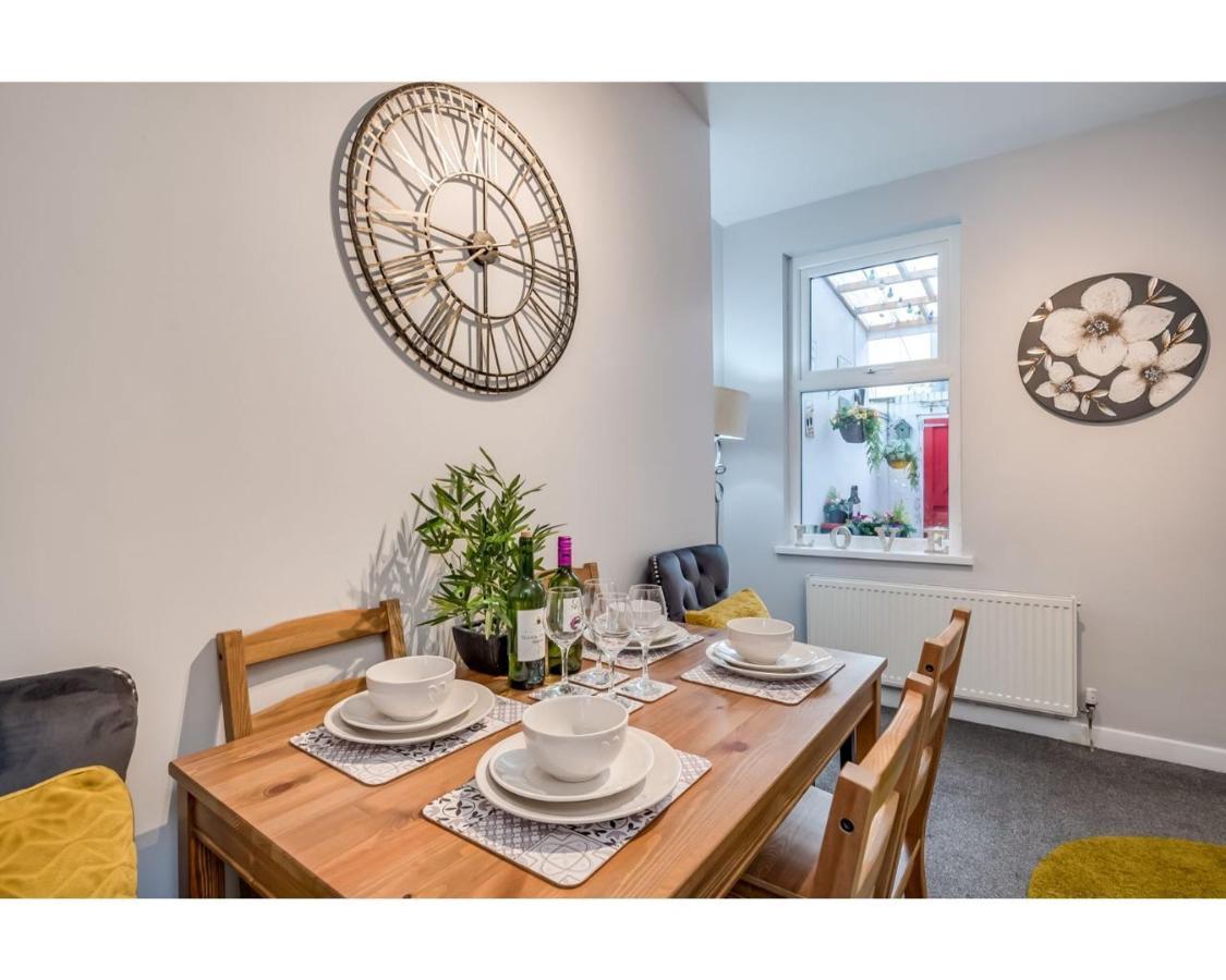 Central Belfast Apartments Ravenhill Bagian luar foto