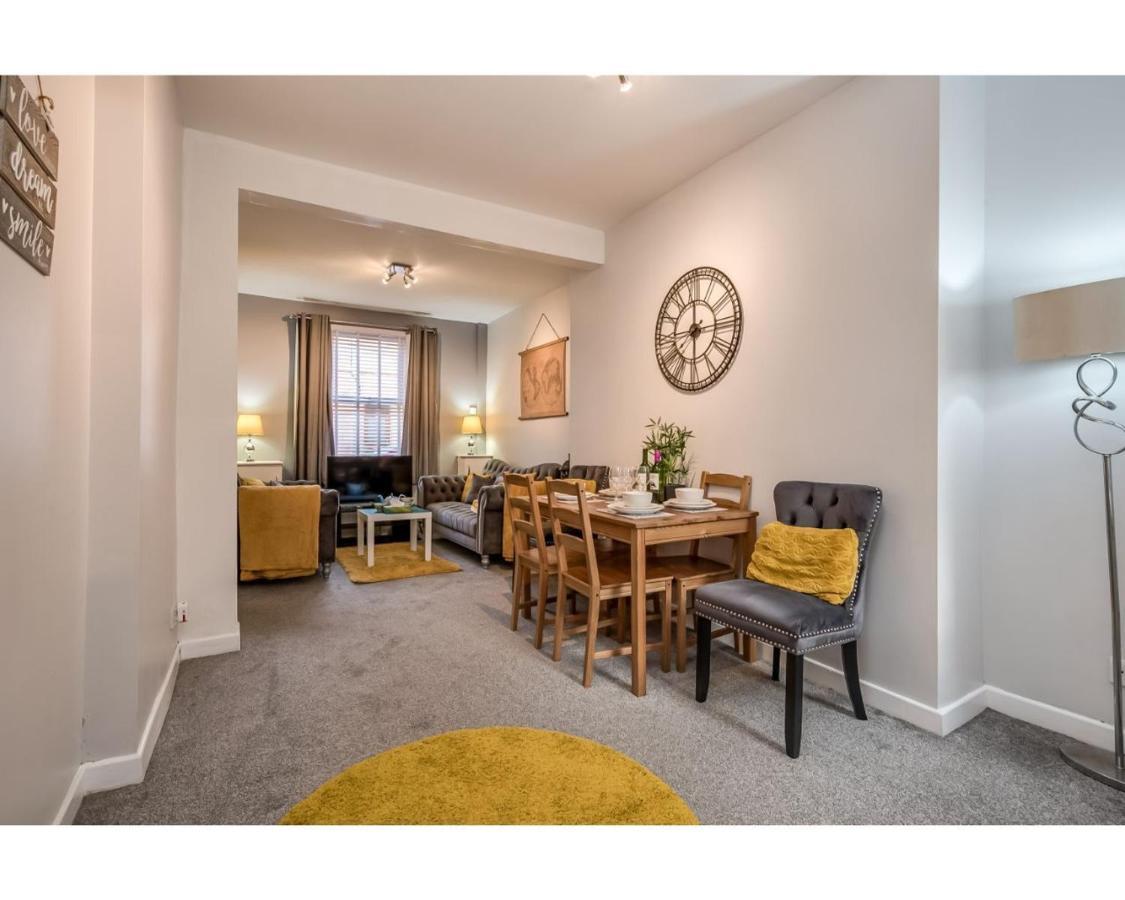 Central Belfast Apartments Ravenhill Bagian luar foto